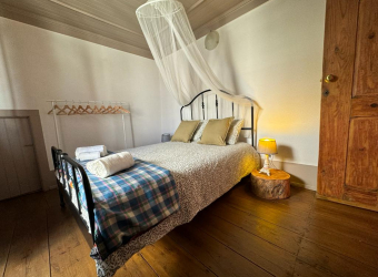 Full House | Local Accommodation